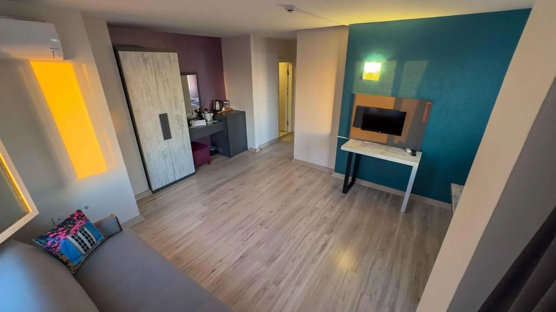 Hotel La Bella Suit Otel Kusadasi